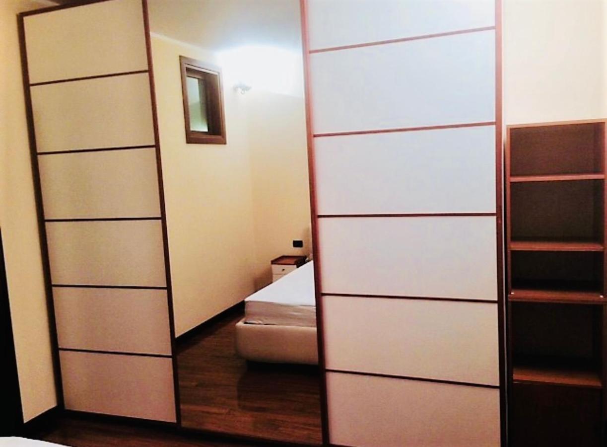 Bilocale Zona Centro Apartman Milánó Kültér fotó