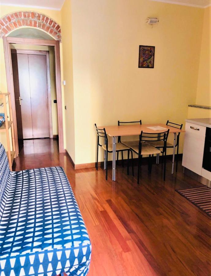 Bilocale Zona Centro Apartman Milánó Kültér fotó