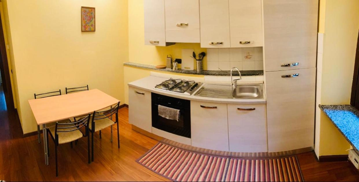 Bilocale Zona Centro Apartman Milánó Kültér fotó