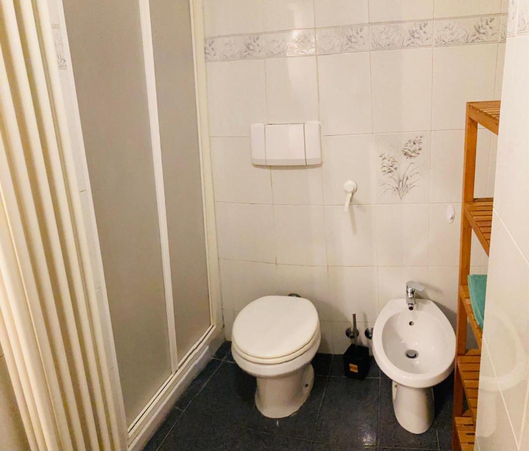 Bilocale Zona Centro Apartman Milánó Kültér fotó